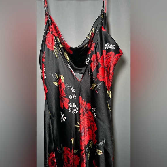 Lulus Romantic Black Floral Print Satin Cowl Neck Wedding Guest Maxi Dress M - Picture 11 of 16